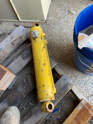 Used SCHRAMM CYLINDER - 3374-0105 Hydraulic Cylinders Pennsylvania US | East West Machinery & Drilling #1417074