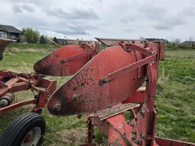 USED MASSEY FERGUSON 570