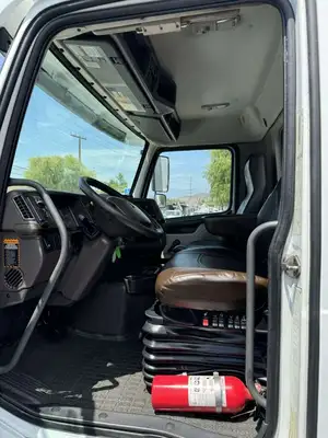 Used 2016 VOLVO VNM64T Conventional trucks California US | Commerce Truck Equipment Sales #1548784