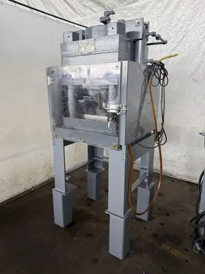 300 TON M&N 4-POST HYDRAULIC HOBBING PRESS. STOCK # 1224124.