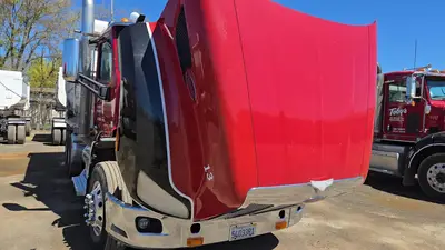 USED 2015 PETERBILT 579