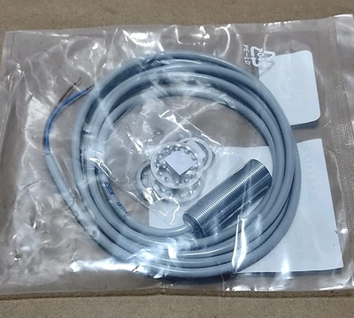 NEW Balluff BES M18MI-UST50B-BV02