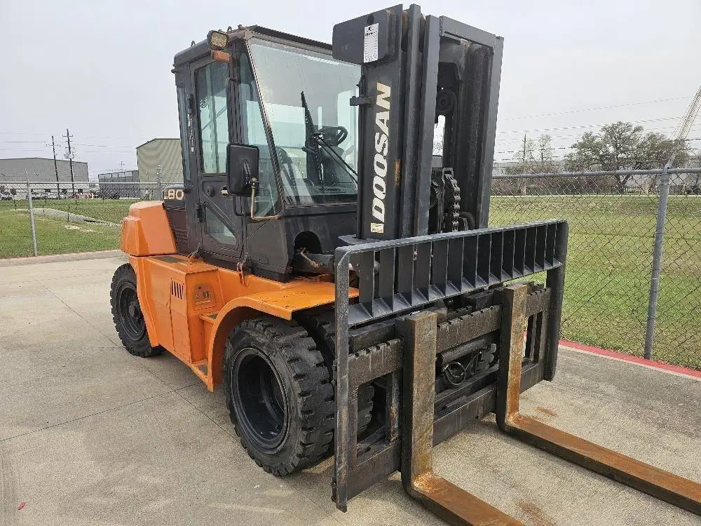 Used 2016 DOOSAN D80S-7 Internal Combustion Forklifts: Pneumatic Tire Illinois US | Somerset Equipment Sales #1546253