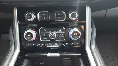 2022 GMC YUKON XL DENALI Vehicles | Platinum Group (51)
