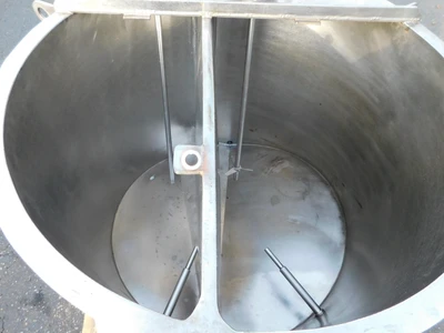 USED TWO COMPARTMENT TANK 60 GALLON