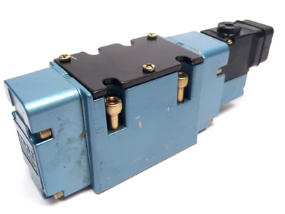 Used MAC Solenoid Valve Assembly Solenoid Valves Michigan US | Maverick Industrial Sales #1397956