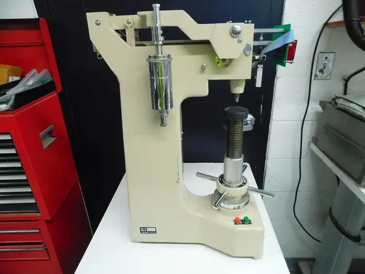 Used MITUTOYO 940-142 Hardness Testers Texas US | Aucto #1461108