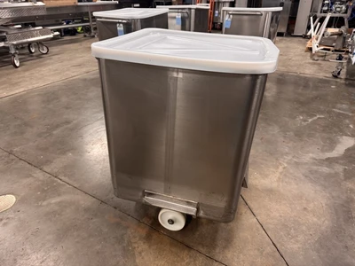 600 Pound SS Dump Buggy with Plastic Lid