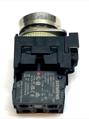 USED SIEMENS ILLUMINATED PUSHBUTTON RED 22MM LED