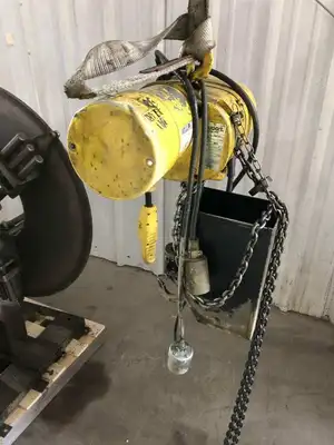 Budgit BEH2532 20ft 1/4 Ton Electric Chain Hoist 32fpm 460V 3PH