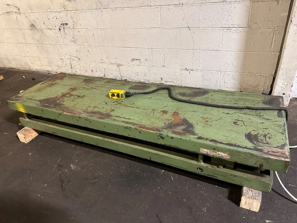 AMERICAN M-1170-2R 2,000LBS. HYDRAULIC LIFT