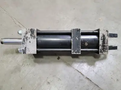 Used ROYAL ELECTRIC H32NMC4+1C1D2A1A-2018 Parts (Hydraulics and Pneumatics) British Columbia CA | Lenmark #266369
