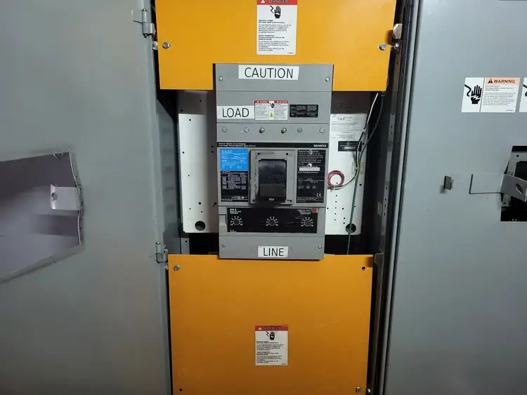 Used SIEMENS MXD63B800 Switchgears British Columbia CA | Lenmark #242178