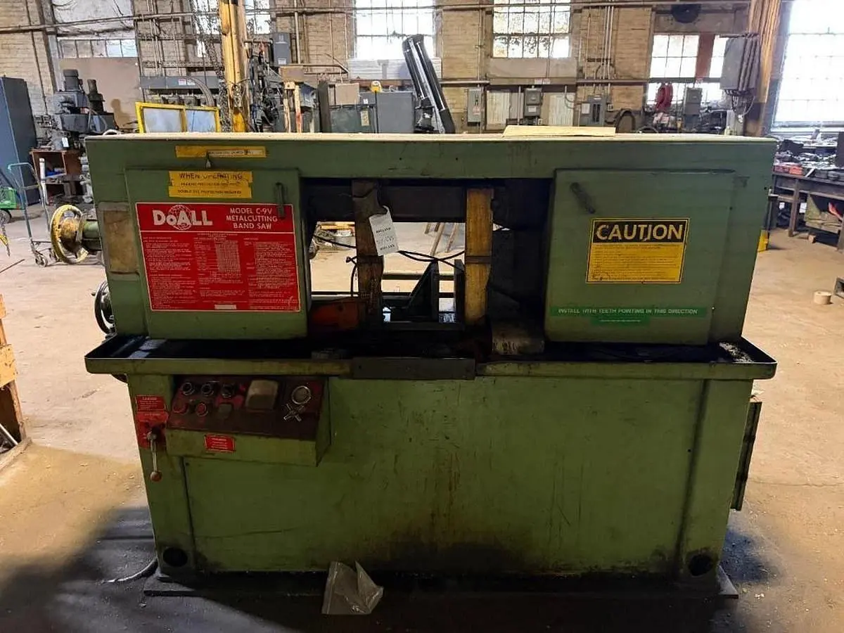 DOALL MODEL C-9V METALCUTTING BAND SAW