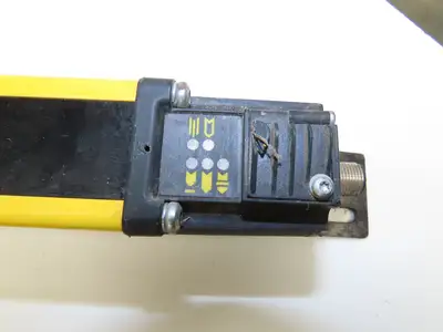 Allen Bradley GuardShield Safety Light Curtain Transmitter/Receiver Set 1440mm