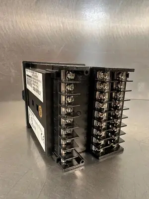 Honeywell DC2500-EE-2L00-100-00000-E0-0 90-250 Vac 50/60 Hz 18Va (5.4.3)