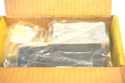 NEW PARKER D1VW2 EY31 X1984 VALVE D1VW2EY31X1984