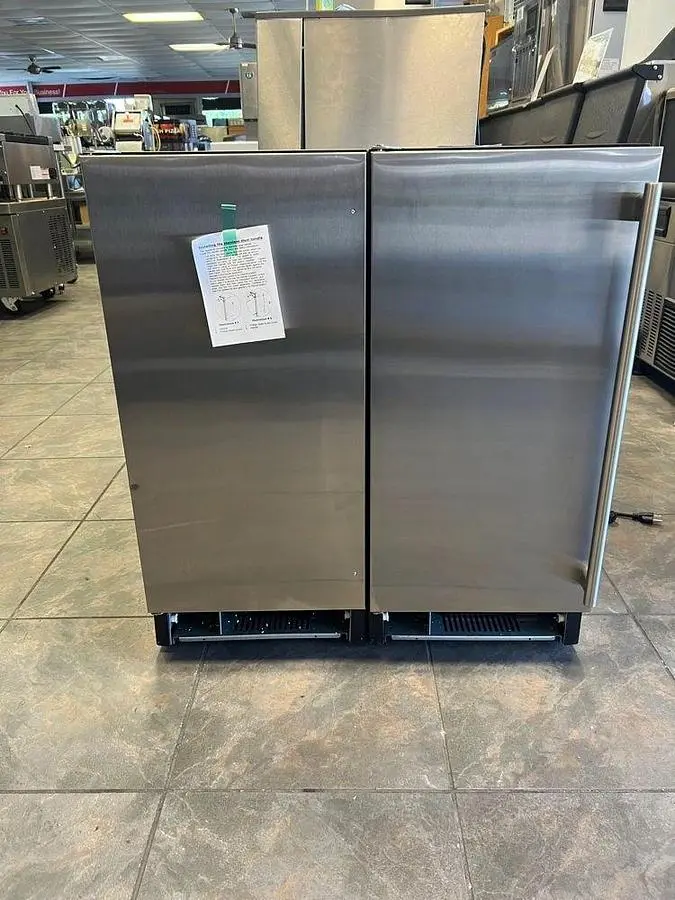 Maxx Ice Premium Indoor Self-Contained Ice Machine, 15”W, 65 lbs, Energy Star, in Stainless SteelMaxx Ice Premium Indoor Self-Contained Ice Machine, 15”W, 65 lbs, Energy Star, in Stainless Steel