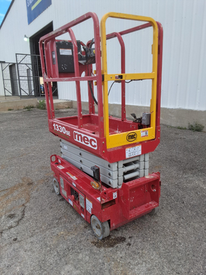 USED 2023 MEC 1330SE
