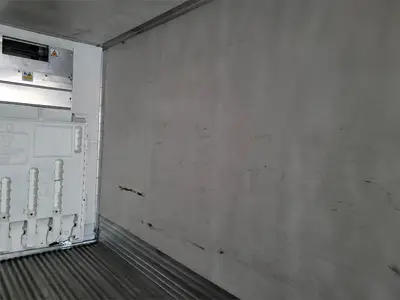 USED 2005 UTILITY 50 FOOT