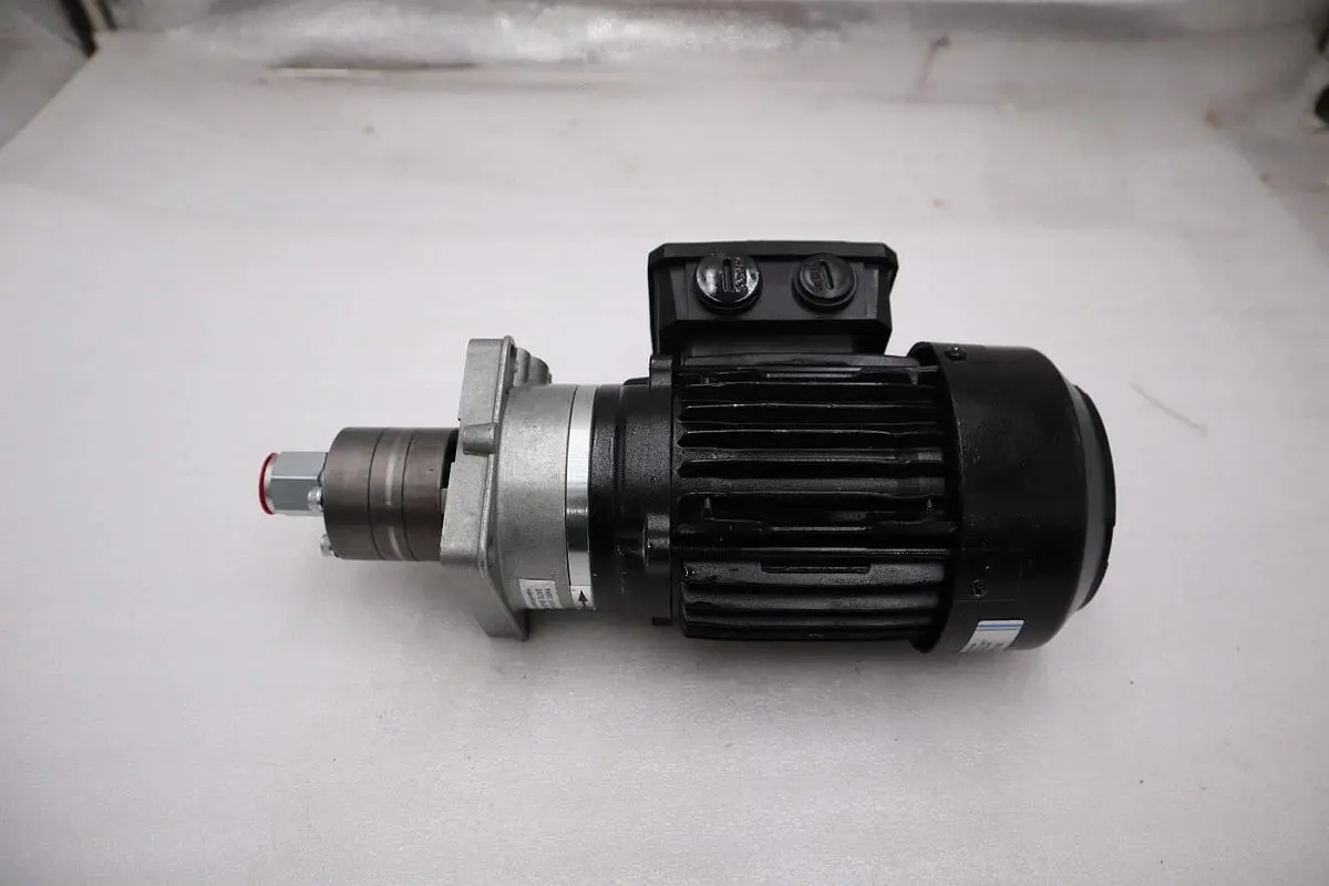 NEW VOGEL VOG-44-15347 / ST56S2 PUMP UNIT STOCK H1117