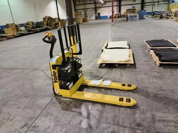 Used Yale _UNKNOWN_ Misc Lifts Kentucky US | ISP Equipment Group #1319054