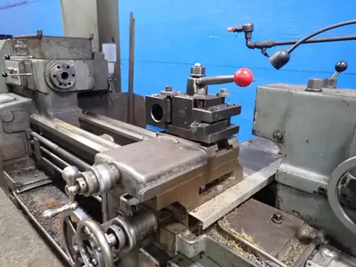 American / A Wyle Company  25" X 120" Lathe