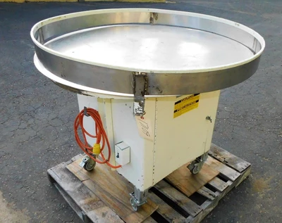 USED 48" ACCUMULATOR 48" TABLE