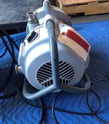 BOC EDWARDS XDS10 DRY SCROLL PUMP