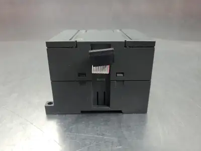 USED Siemens EM 235 (6ES7235-0KD21-0XA0) AI4/AQ1x12Bit Analog Output Module