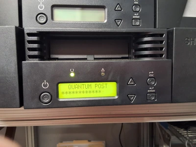 QUANTUM L700 SUPERLOADER 3 TAPE STORAGE AUTOLOADER