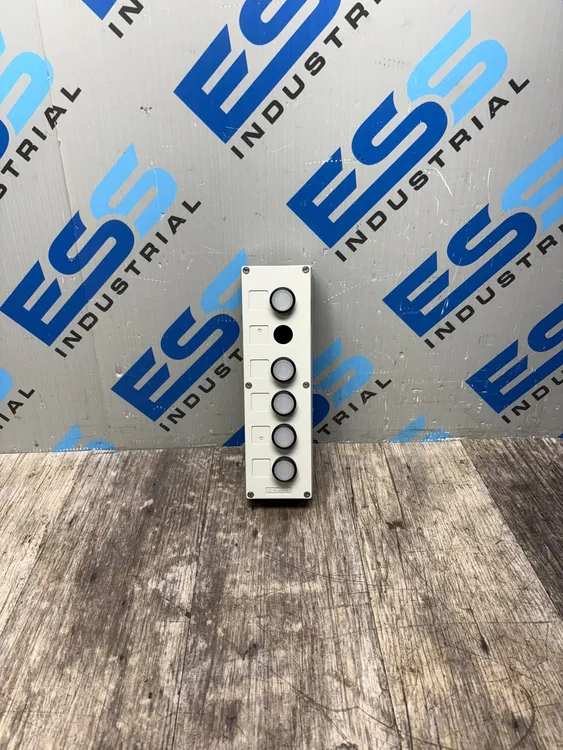 Used SIEMENS 3SU1806-0AA00-0AB1 Misc Electrical & Power Parts South Carolina US | ESS Industrial Equipment Sales #1404259