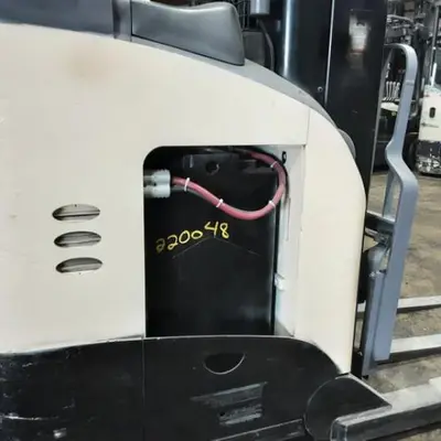 USED 2018 CROWN RR5725-45