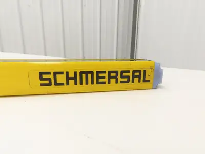Schmersal SLC440COM-R-1290-14 Safety Light Curtain Receiver Only