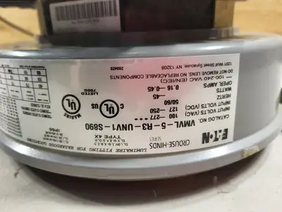 NEW CROUSE-HINDS VMVL-5-R3-UNV1
