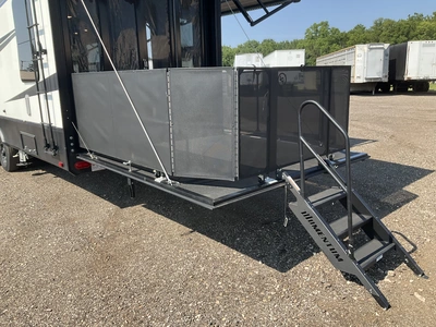 Used 2018 MOMENTUM 395M Campers, Caravans, Motorhomes Michigan US | Miedema Asset Management Group #1334425