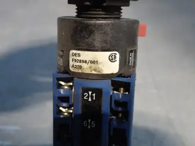 Used KRAUS & NAIMER DESF92898 Relays & Switches Ohio US | HGR 24 #879805