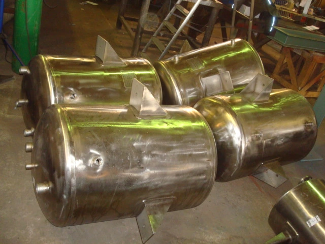 170L S/S Enclosed Tank