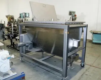 Hopper, 50 CF, S/st, 6' x 4' x 4.5', Auger, Agitator, #C741914