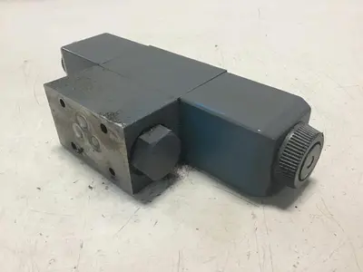 USED VICKERS DG4V-3-6C-M-U-HL7-60