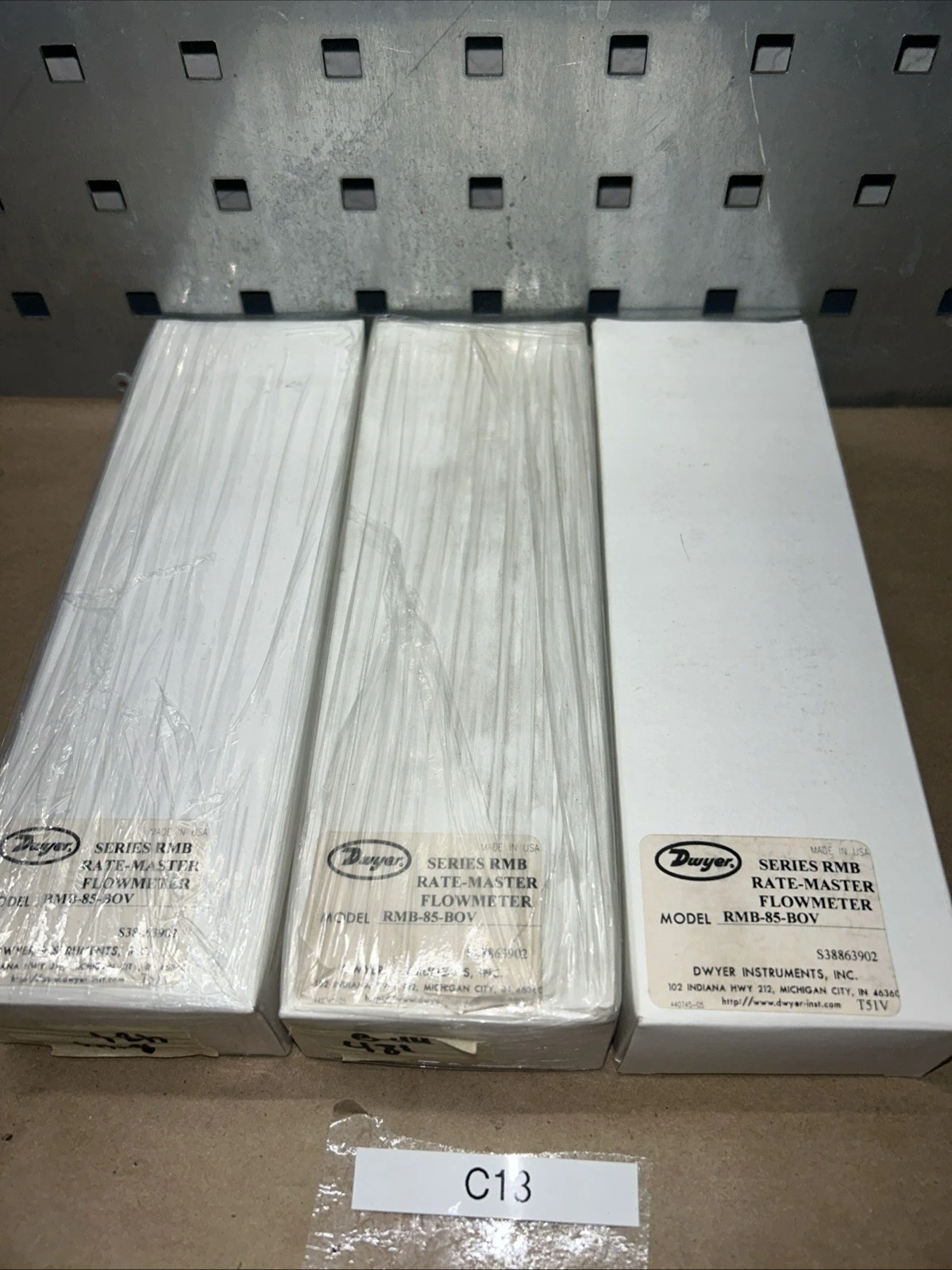 NEW Dwyer RMB-85-BOV