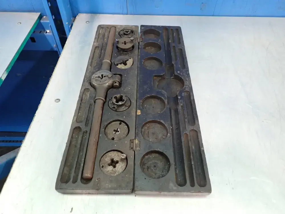 Wiley & Russell Mfg Tap And Die Set, Case