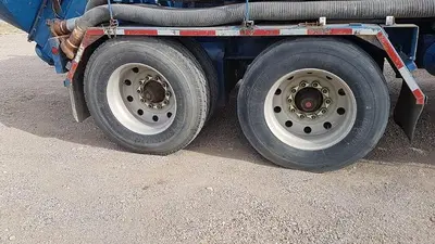 USED 1997 PEERLESS BAKER HUGHES HYDRA FRAC BLENDER TRAILER