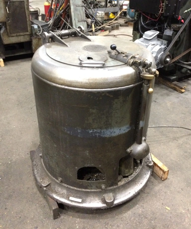 Barrett 151-E spindle type oil extractor.