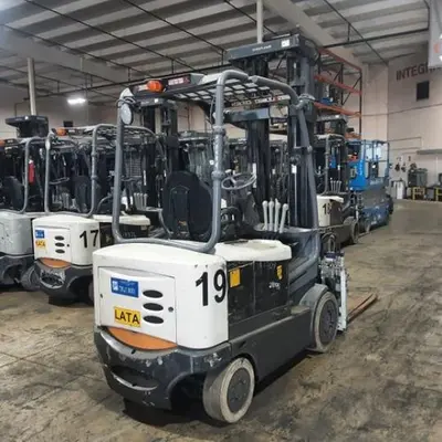 USED 2019 CROWN FC5225-60