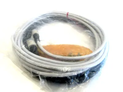 NEW KEYENCE SL-VPT5PM CONNECTION CABLES SLVPT5PM-R SLVPT5PM-T