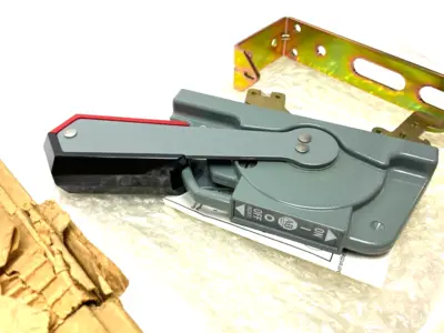 USED ALLEN-BRADLEY SER. A OPERATING DISCONNECT HANDLE METAL GRAY