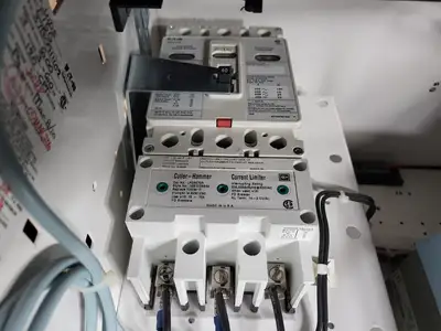 Used EATON SVX015A1-5A4N1 Switchgears British Columbia CA | Lenmark #240186