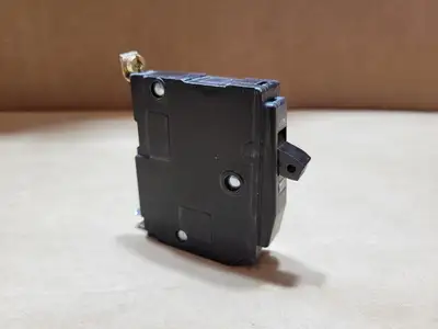 USED SQUARE D QOB120