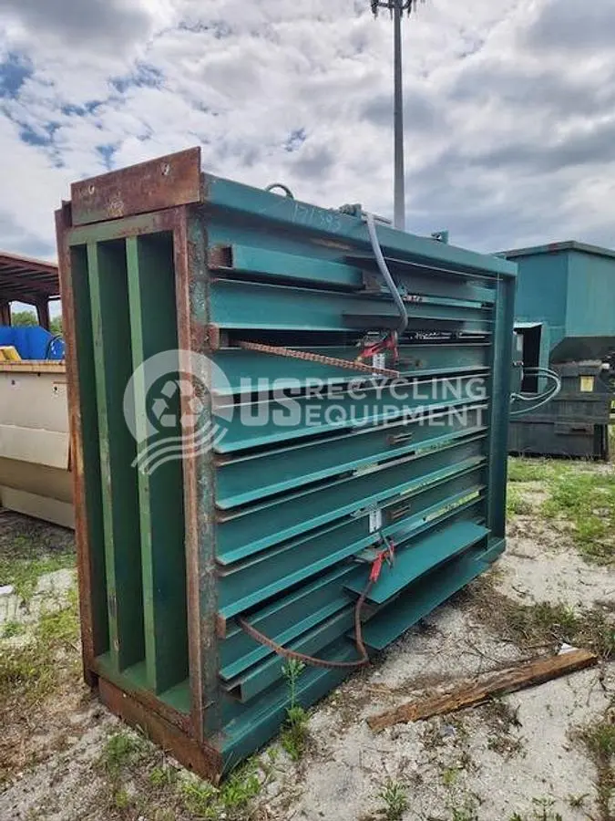 USED 2017 PTR 7230 VERTICAL BALER